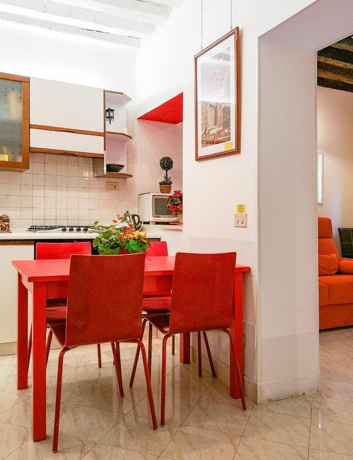 2960 Ca Frari Apartament